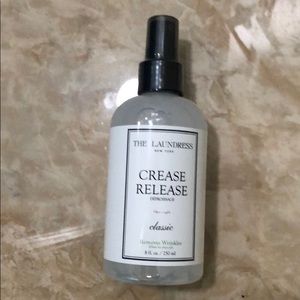 Laundress crease release